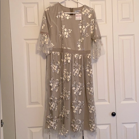 Polagram Dresses & Skirts - Grey floral dress